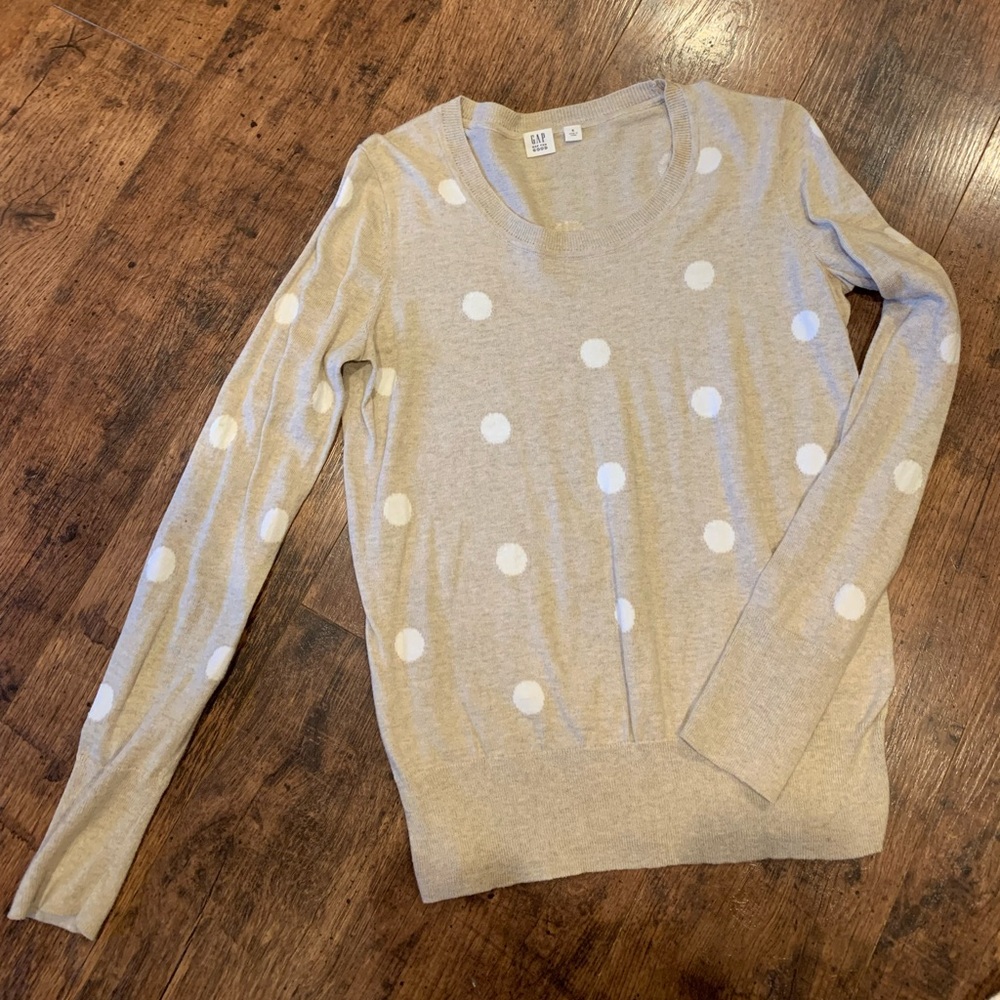 Gap size small thin polka dot sweater soft and cozy great for spring